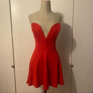 TOBI sexy strapless V-neck dress